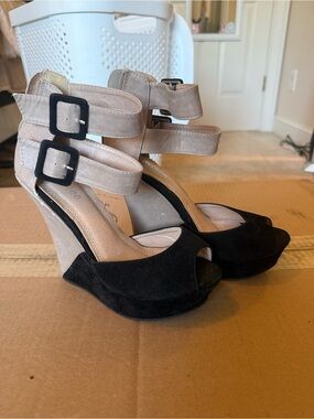 Bertinni Women's Two-Tone Suede Wedge Sandals with Ankle Straps - Black/Taupe